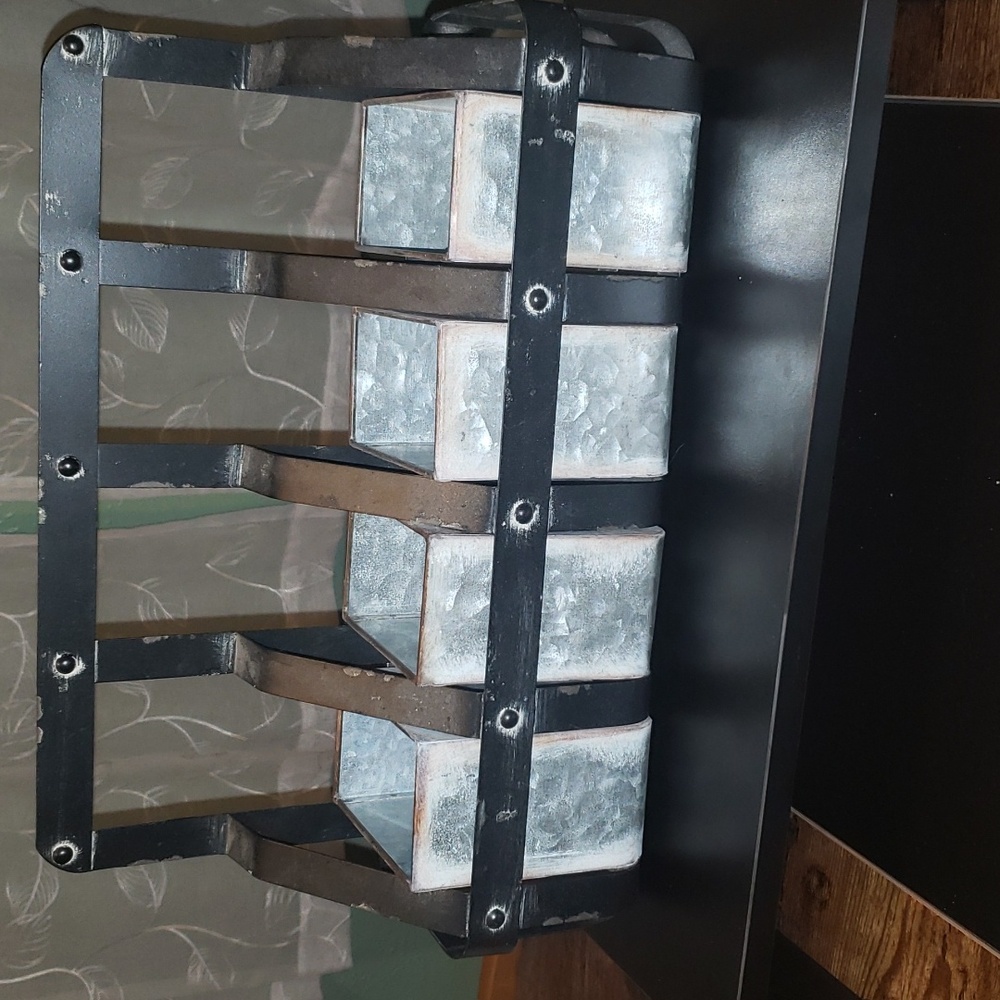 Metal wall hanging